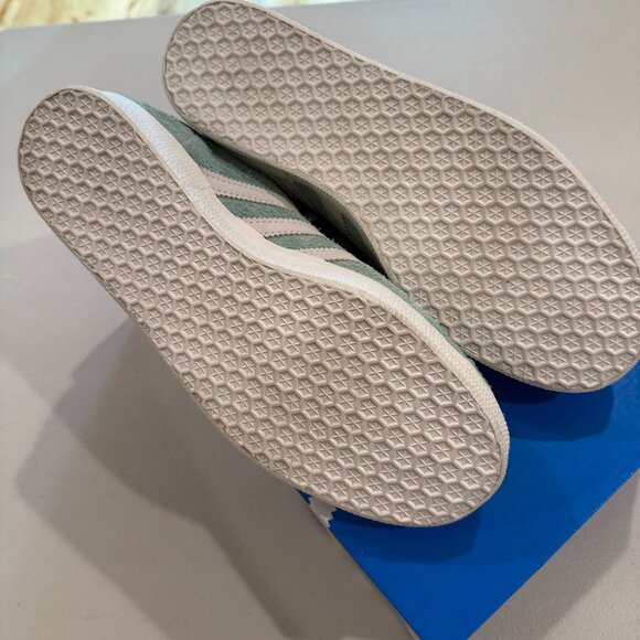 NWT Adidas Gazelle Light Green Suede Woman's sneakers - Picture 6 of 8